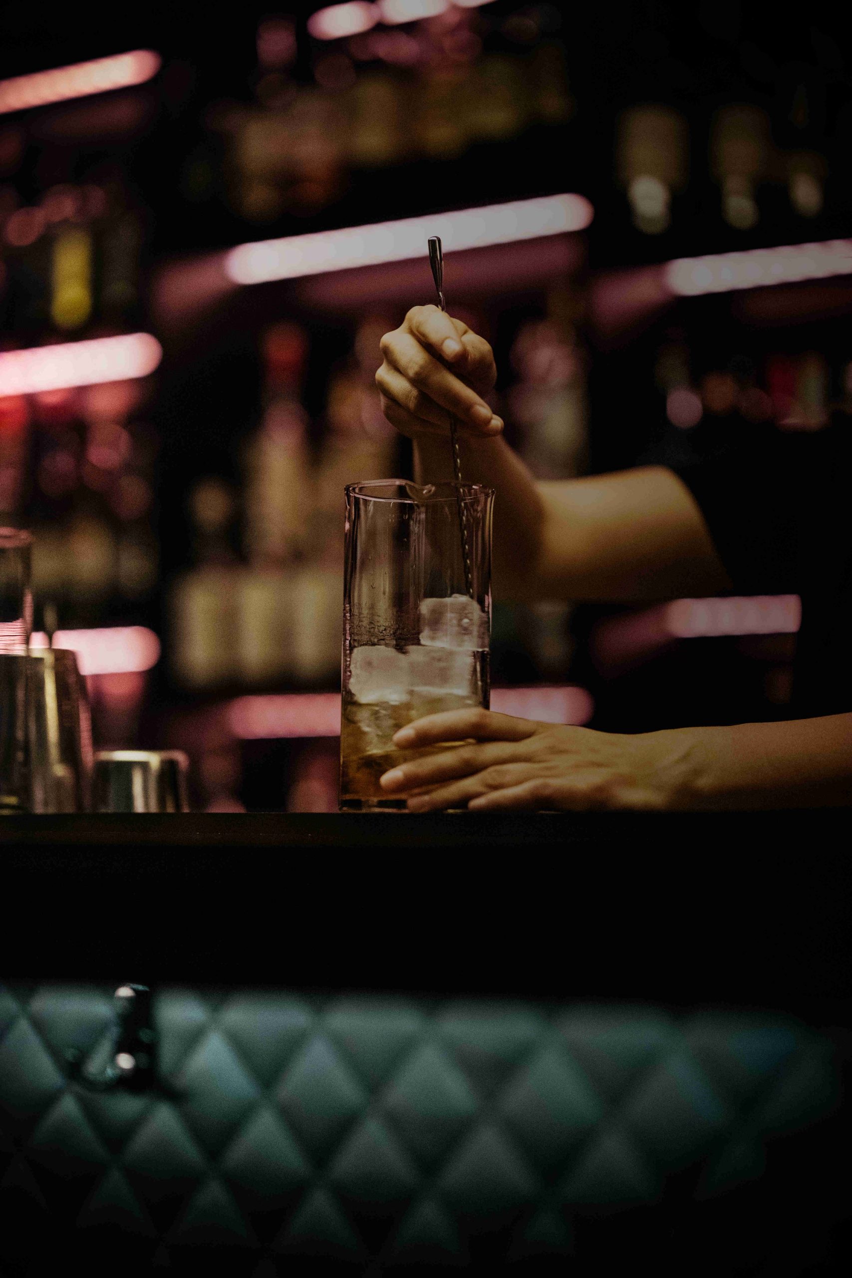 One Trick Pony – Fine Drinks & Diving – Preisgekrönte Cocktail Bar in ...